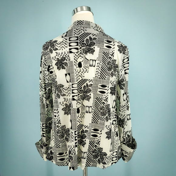 Damee Inc Size Medium M White Black Floral Geometric Print Button Artsy Jacket - Picture 3 of 6